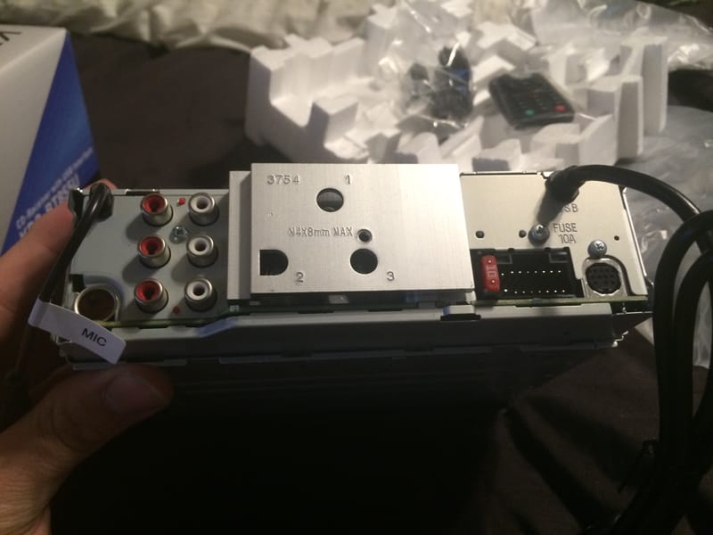 Higher Resolution picture of the back of the Stereo.